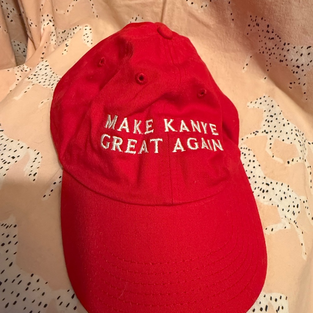 Red Cap with Embroidered Text Kanye - Picture 2 of 4
